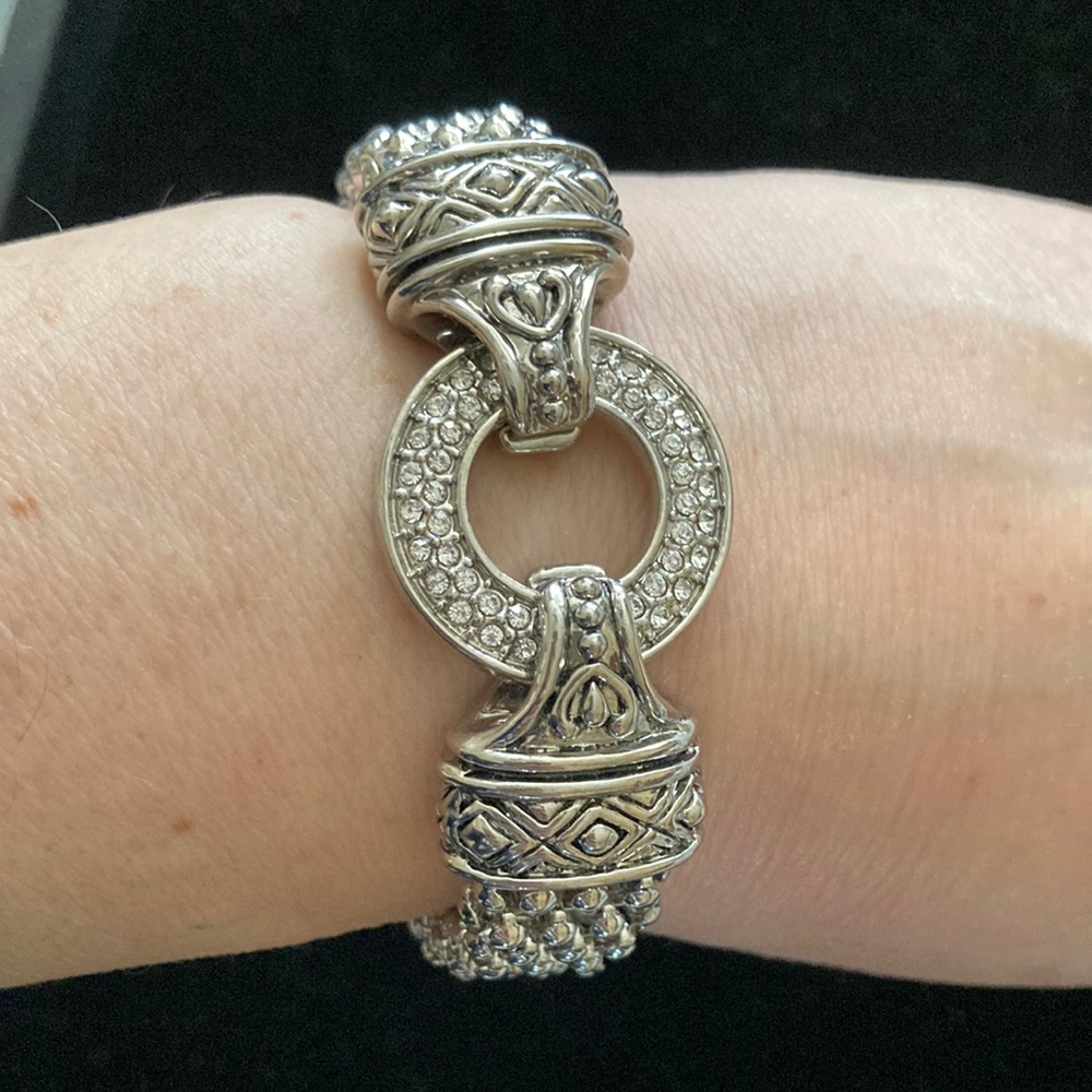 Beautiful Silver Mesh with Rhinestones Detailed Bracelet with Magnetic Clasp